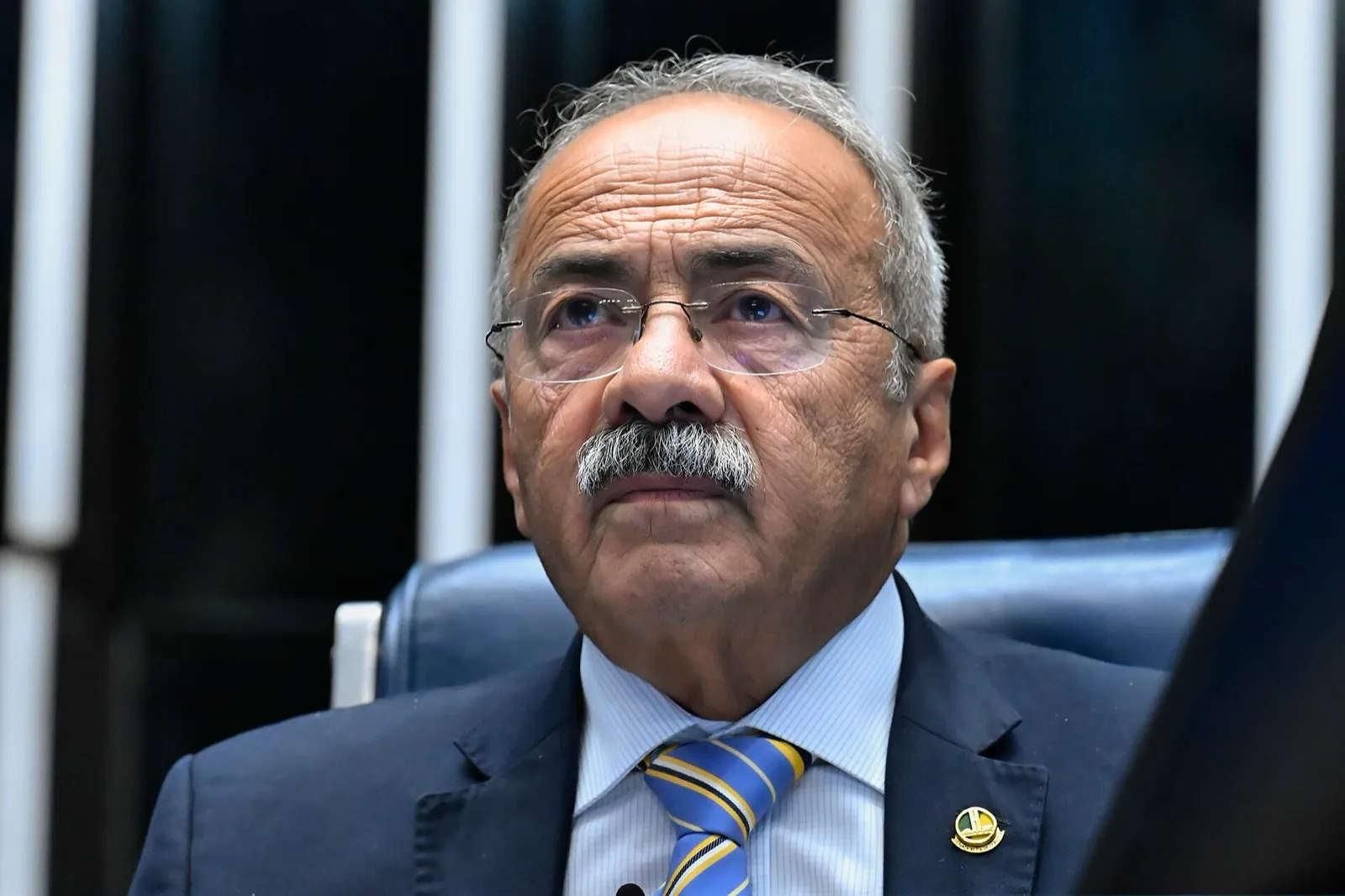 O senador Chico Rodrigues preside sessão no plenário do Senado Federal.